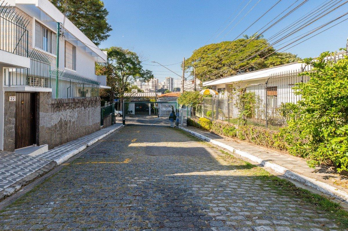 Casa em Indianópolis com 3 dorm 1 suíte 3 vagas Rua Escritor Abeguar Bastos São Paulo - 