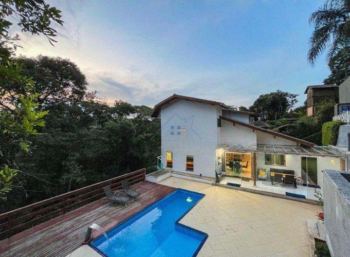 Linda Casa em Condomínio Fechado na Serra da Cantareira 300 m² 4 suítes 6 vagas Alameda dos Juritis Mairiporã - 