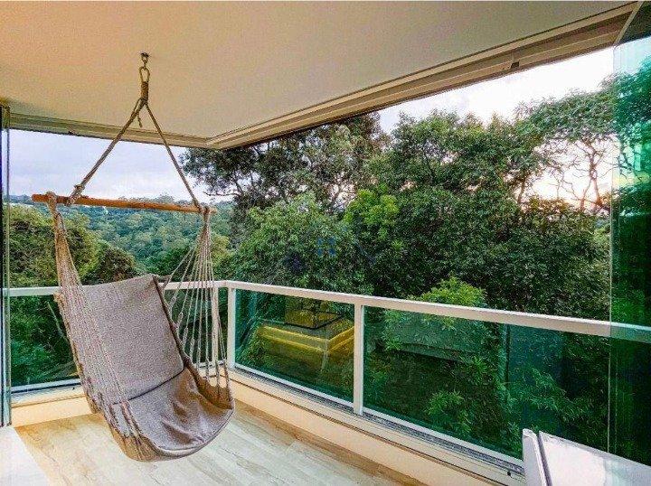 Linda Casa em Condomínio Fechado na Serra da Cantareira 300 m² 4 suítes 6 vagas Alameda dos Juritis Mairiporã - 