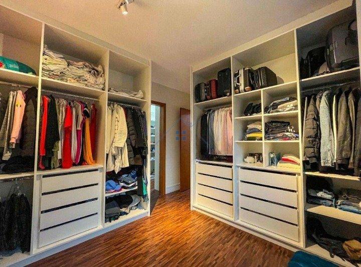 Linda Casa em Condomínio Fechado na Serra da Cantareira 300 m² 4 suítes 6 vagas Alameda dos Juritis Mairiporã - 