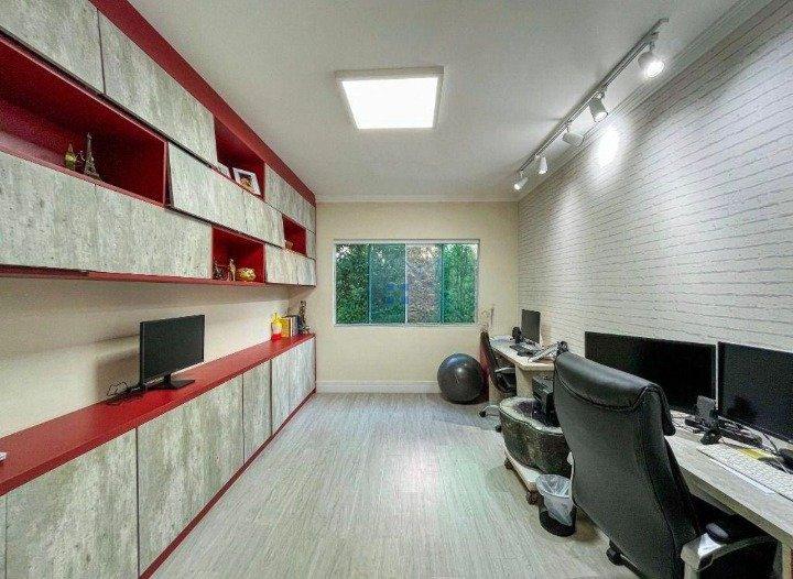 Linda Casa em Condomínio Fechado na Serra da Cantareira 300 m² 4 suítes 6 vagas Alameda dos Juritis Mairiporã - 