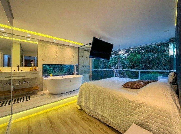 Linda Casa em Condomínio Fechado na Serra da Cantareira 300 m² 4 suítes 6 vagas Alameda dos Juritis Mairiporã - 
