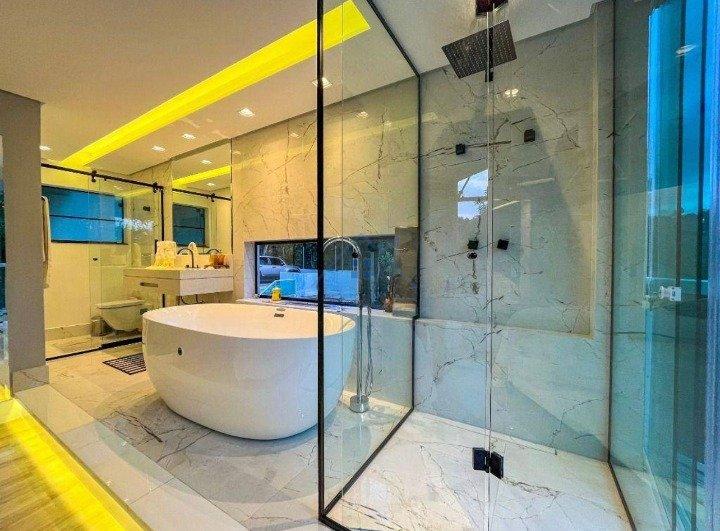 Linda Casa em Condomínio Fechado na Serra da Cantareira 300 m² 4 suítes 6 vagas Alameda dos Juritis Mairiporã - 