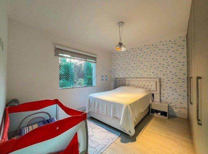 Linda Casa em Condomínio Fechado na Serra da Cantareira 300 m² 4 suítes 6 vagas Alameda dos Juritis Mairiporã - 