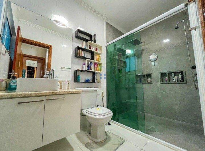 Linda Casa em Condomínio Fechado na Serra da Cantareira 300 m² 4 suítes 6 vagas Alameda dos Juritis Mairiporã - 