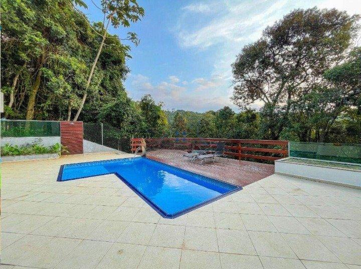 Linda Casa em Condomínio Fechado na Serra da Cantareira 300 m² 4 suítes 6 vagas Alameda dos Juritis Mairiporã - 