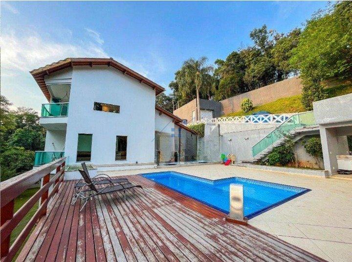 Linda Casa em Condomínio Fechado na Serra da Cantareira 300 m² 4 suítes 6 vagas Alameda dos Juritis Mairiporã - 