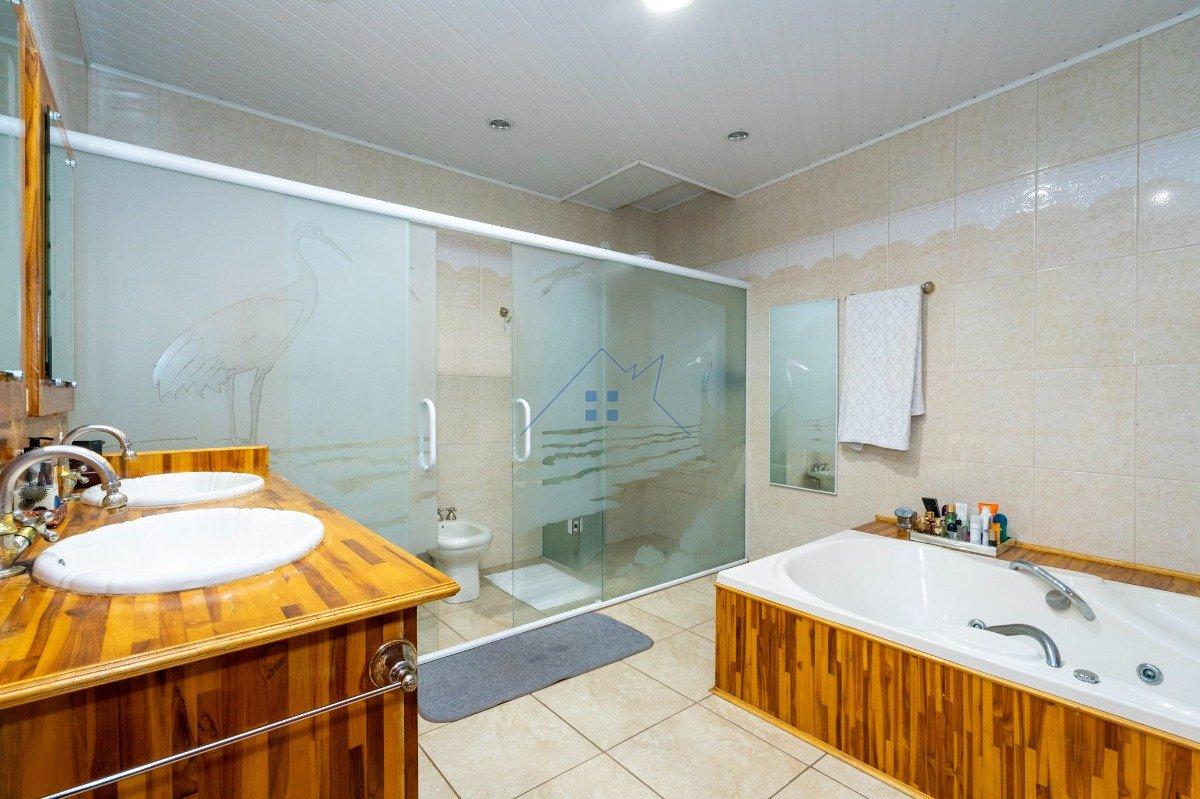 Casa no Jardim Ingá 4 dorm 3 suítes 4 vagas Rua Clara Aurora São Paulo - 