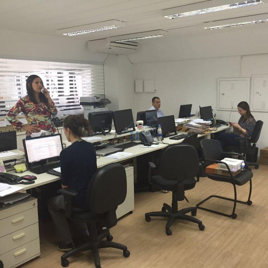 Conjunto Comercial na Vila Olímpia 189 m² 4 vagas Rua Funchal São Paulo - 
