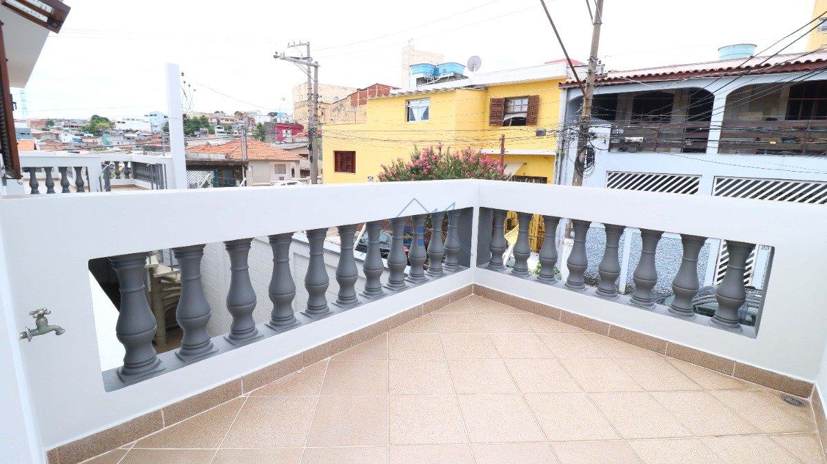 Casa nos Remédios com 251 m² 3 suítes e 3 vagas Rua Humberto Casari Osasco - 