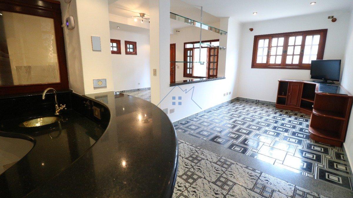 Casa nos Remédios com 251 m² 3 suítes e 3 vagas Rua Humberto Casari Osasco - 