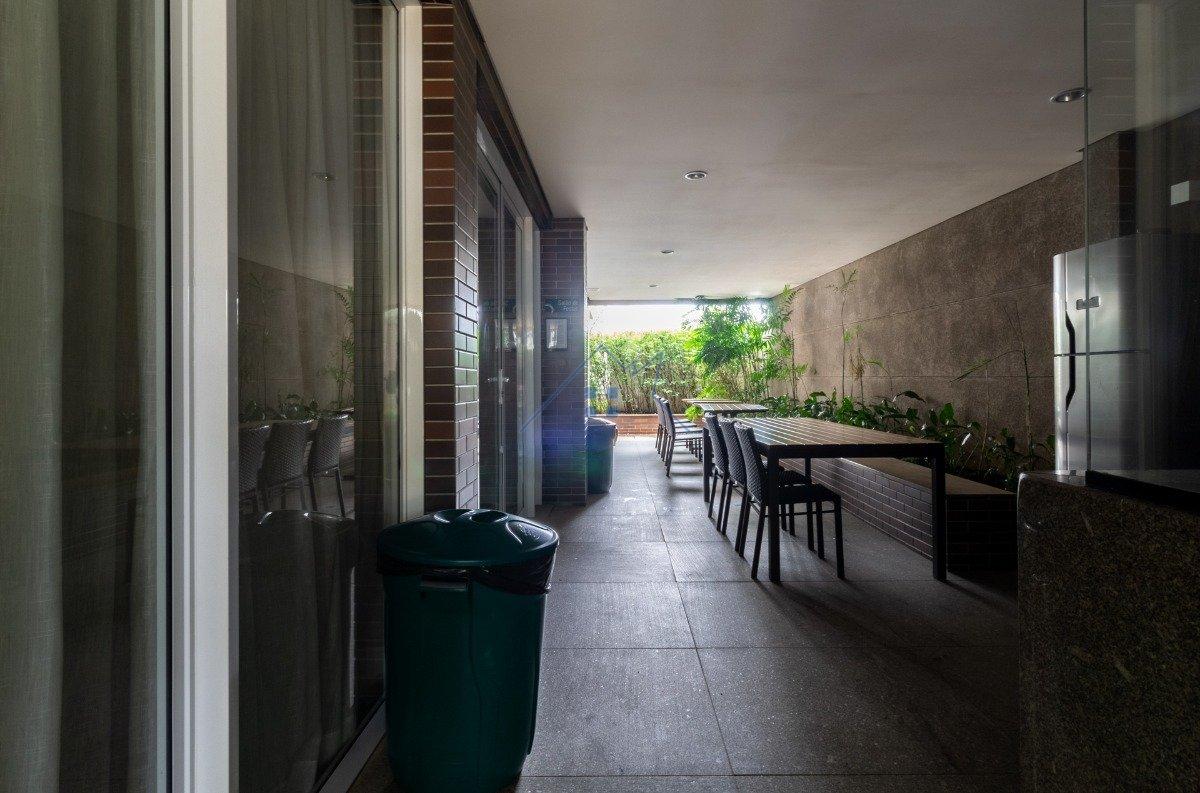 Apartamento no Alto de Pinheiros 3 suítes 3 vagas Rua Coelho de Carvalho São Paulo - 