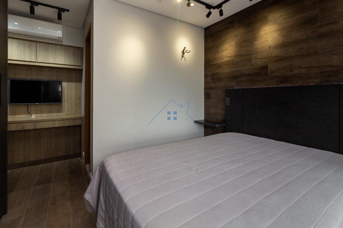 Apartamento no Alto de Pinheiros 3 suítes 3 vagas Rua Coelho de Carvalho São Paulo - 