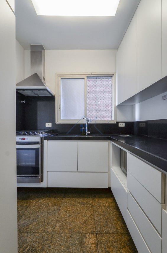 Apartamento na Cidade Monções 104m² 3 dorm 2 vagas Rua Flórida São Paulo - 