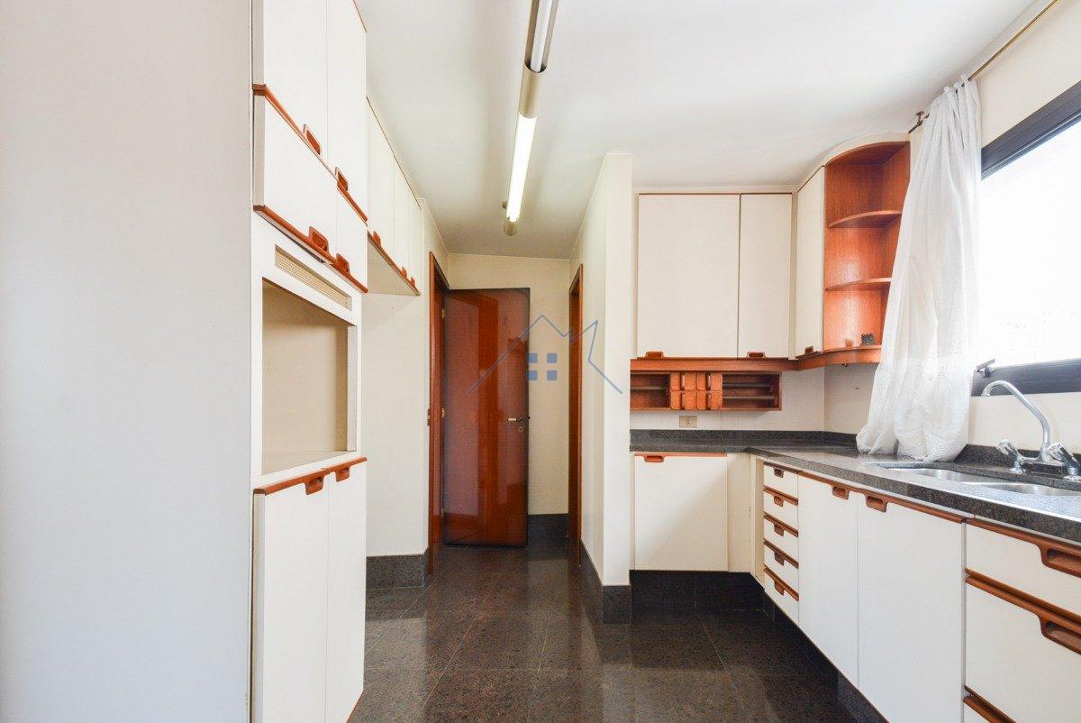 Apartamento no Pacaembú 04 dorm 03 vagas 274m²  São Paulo - 