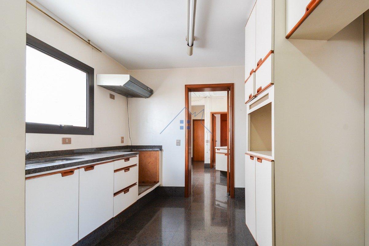 Apartamento no Pacaembú 04 dorm 03 vagas 274m²  São Paulo - 