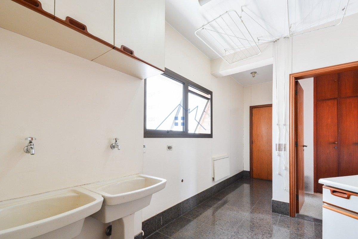 Apartamento no Pacaembú 04 dorm 03 vagas 274m²  São Paulo - 