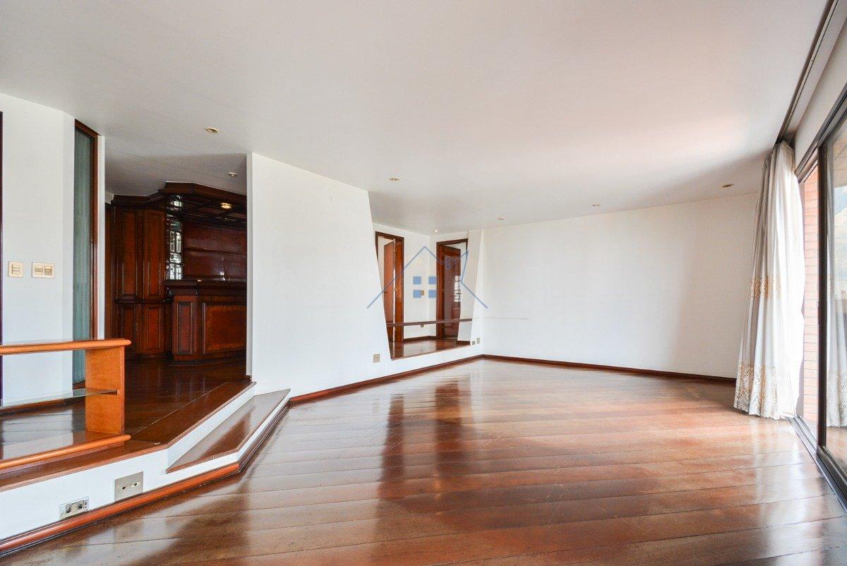 Apartamento no Pacaembú 04 dorm 03 vagas 274m²  São Paulo - 