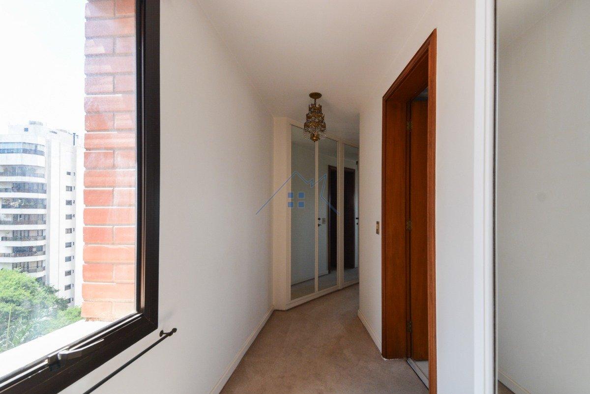 Apartamento no Pacaembú 04 dorm 03 vagas 274m²  São Paulo - 