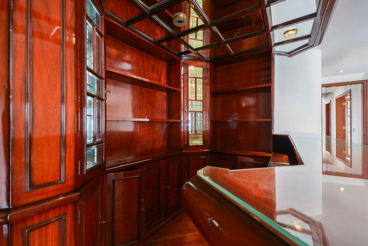 Apartamento no Pacaembú 04 dorm 03 vagas 274m²  São Paulo - 