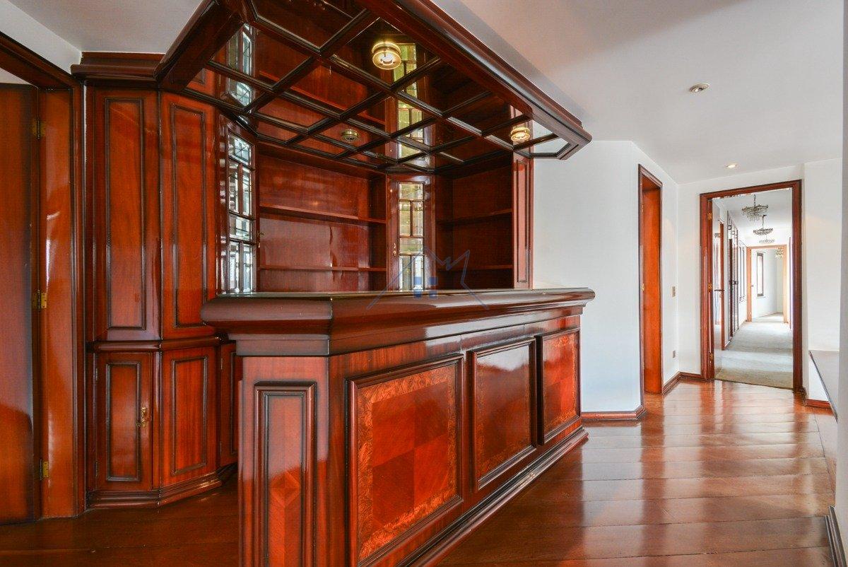 Apartamento no Pacaembú 04 dorm 03 vagas 274m²  São Paulo - 