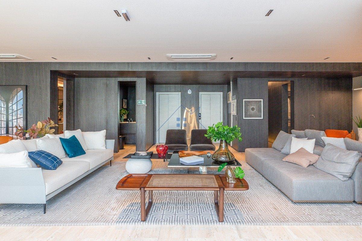 Apartamento no Paraiso com 4 suítes e 4 vagas Rua Achilles Masetti São Paulo - 