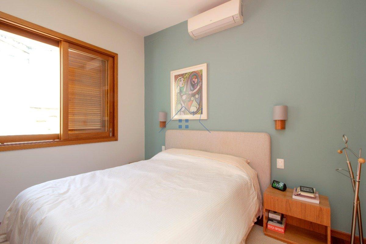 Casa no Jardim Paulistano 3 dorm 1 suíte 2 vagas 278m² Rua Sampaio Vidal São Paulo - 