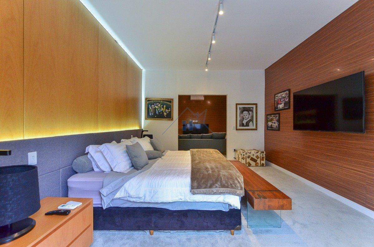 Casa no Jardim América 1117m² 4 suítes 8 vagas Rua Groenlândia São Paulo - 
