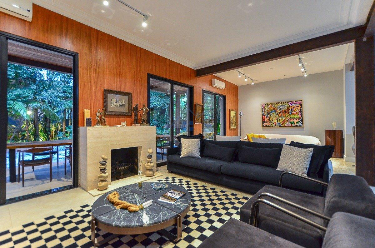 Casa no Jardim América 1117m² 4 suítes 8 vagas Rua Groenlândia São Paulo - 