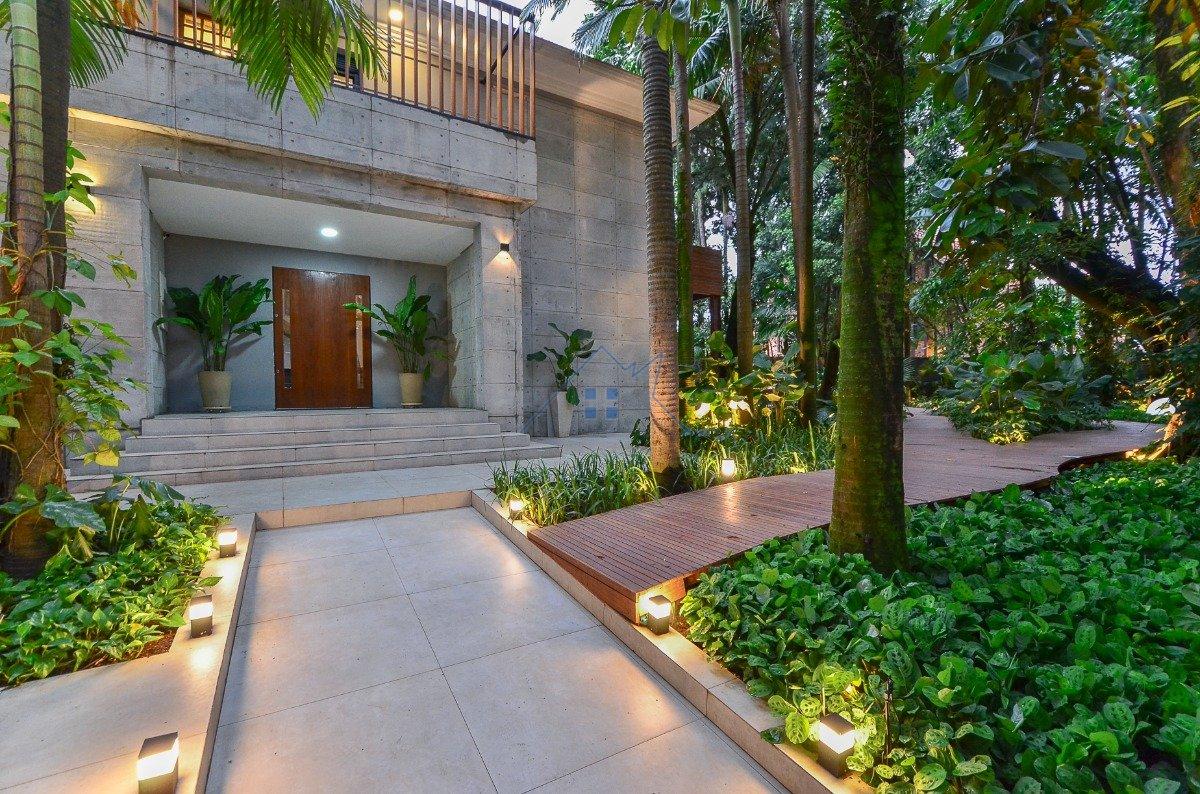 Casa no Jardim América 1117m² 4 suítes 8 vagas Rua Groenlândia São Paulo - 