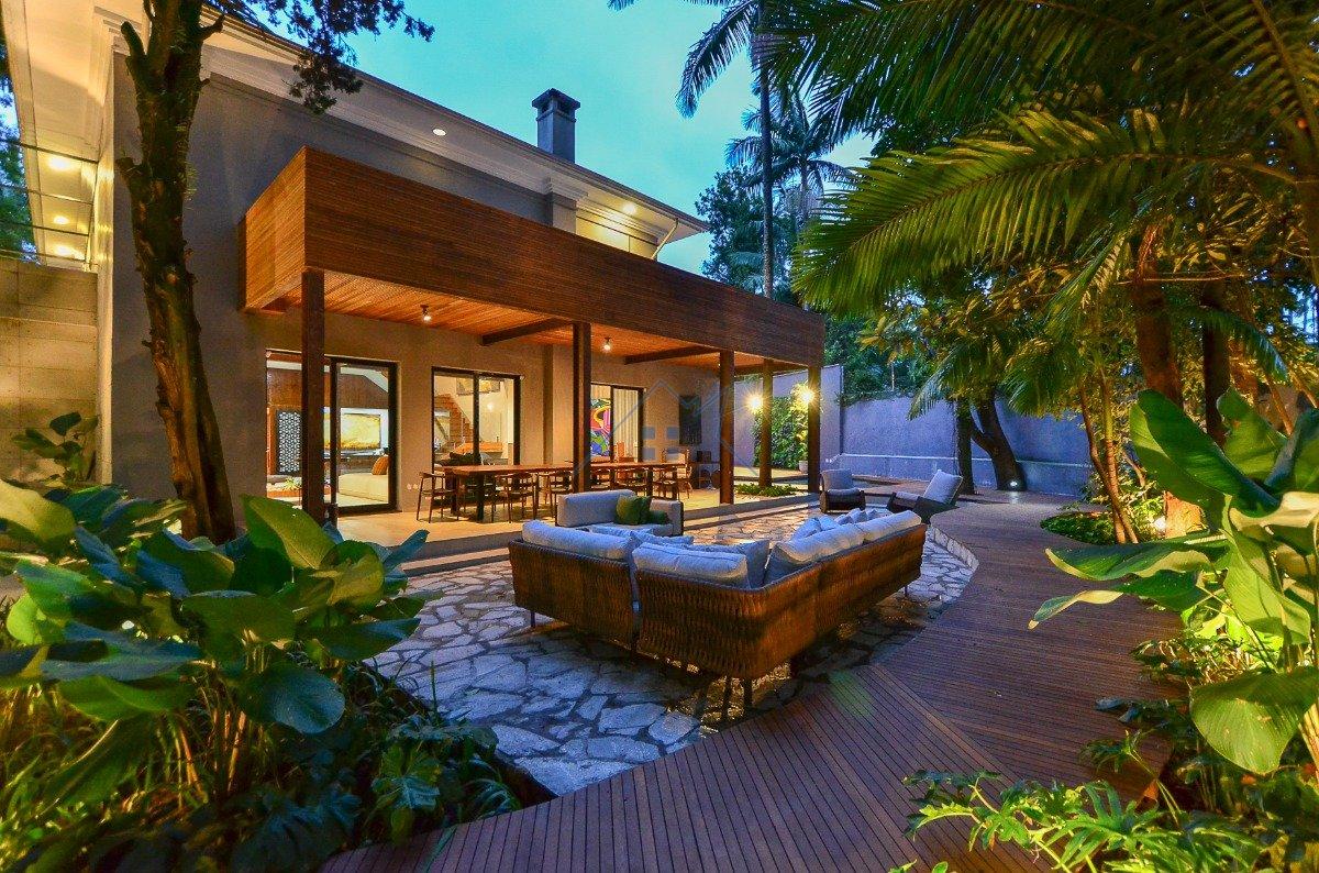 Casa no Jardim América 1117m² 4 suítes 8 vagas Rua Groenlândia São Paulo - 