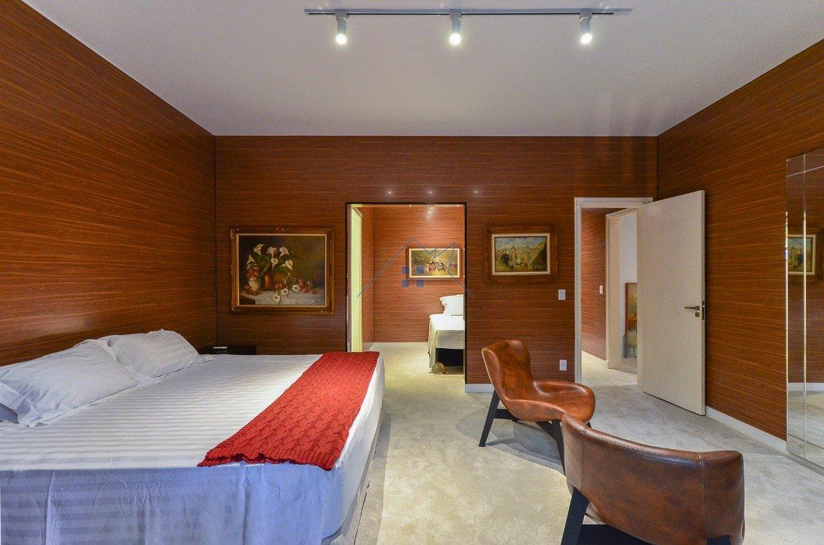 Casa no Jardim América 1117m² 4 suítes 8 vagas Rua Groenlândia São Paulo - 
