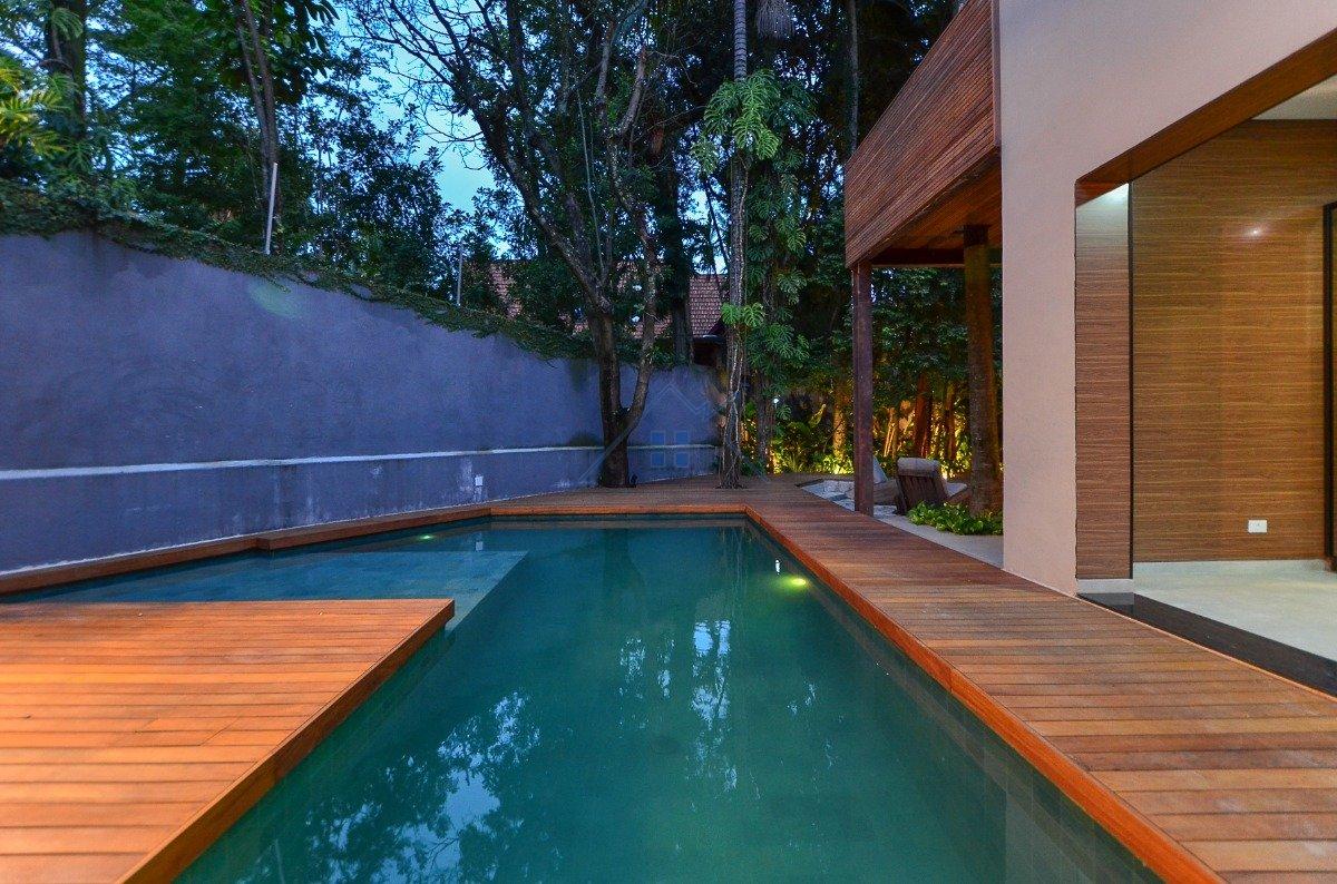Casa no Jardim América 1117m² 4 suítes 8 vagas Rua Groenlândia São Paulo - 
