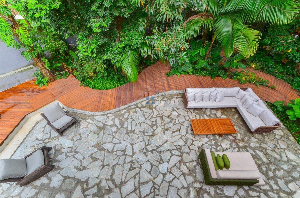 Casa no Jardim América 1117m² 4 suítes 8 vagas Rua Groenlândia São Paulo - 