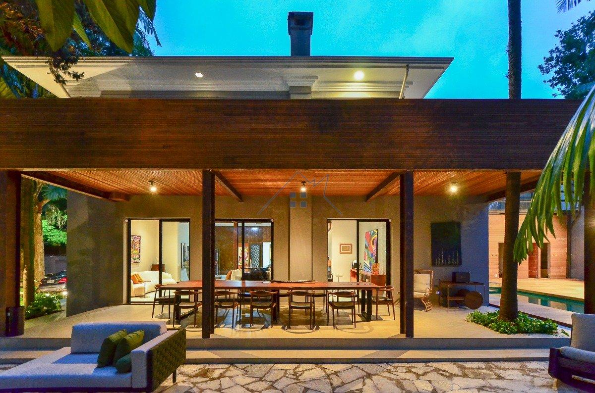Casa no Jardim América 1117m² 4 suítes 8 vagas Rua Groenlândia São Paulo - 