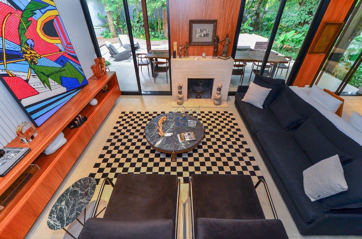 Casa no Jardim América 1117m² 4 suítes 8 vagas Rua Groenlândia São Paulo - 