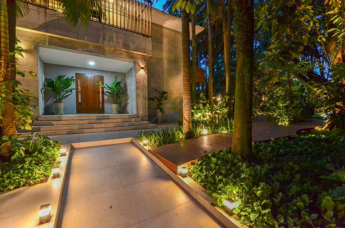Casa no Jardim América 1117m² 4 suítes 8 vagas Rua Groenlândia São Paulo - 