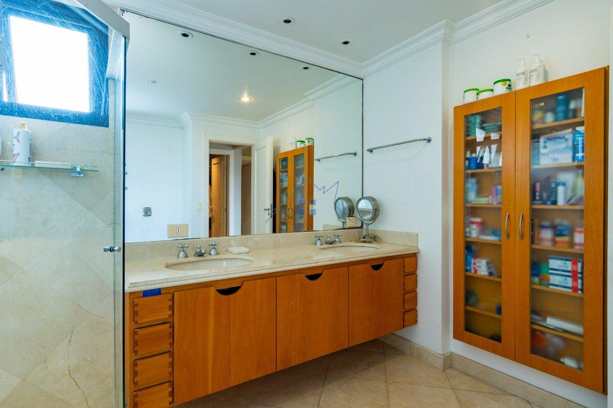 Apartamento na Vila Progredior 260m² 4 dorm 4 vagas Rua José Jannarelli São Paulo - 