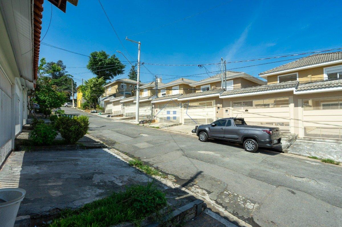 Casa em Cotia 3 dorm 1 suíte 2 vagas 130m² Rua Paratinga Cotia - 