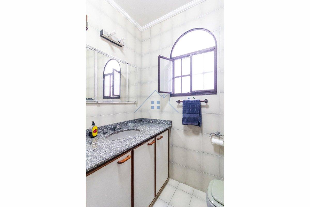 Sobrado na Chácara Santo Antônio 3 dorm 2 suítes 2 vagas 183m² Rua Sousa Noschese São Paulo - 