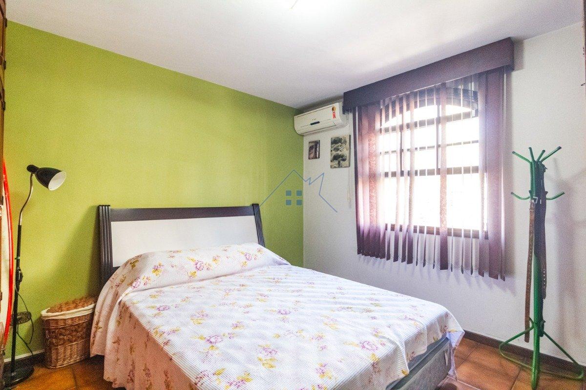 Sobrado na Chácara Santo Antônio 3 dorm 2 suítes 2 vagas 183m² Rua Sousa Noschese São Paulo - 