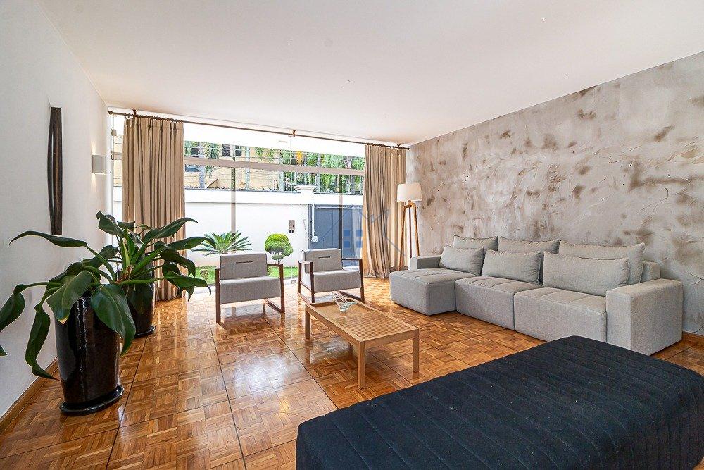 Casa em Pinheiros com 3 suítes 7 vagas 700m² de construção Rua Professor Nicolau de Morais Barros São Paulo - 