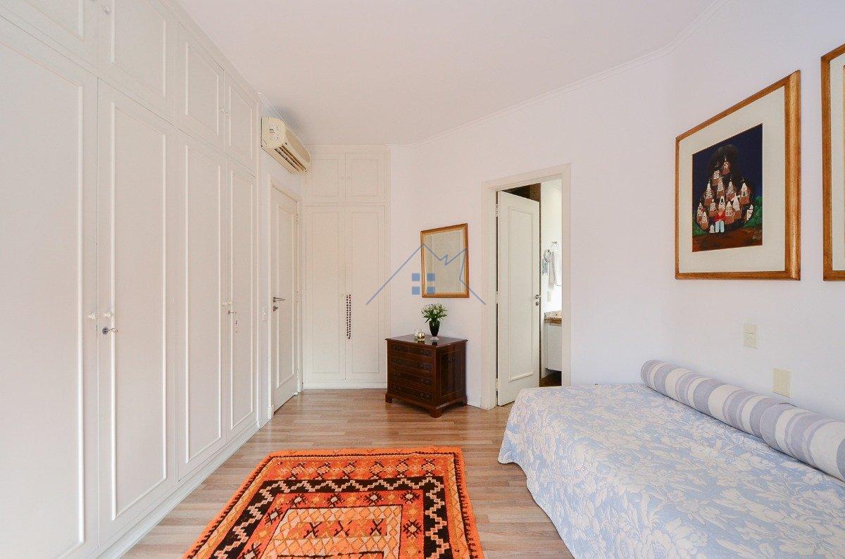 Apartamento no Real Parque 265m² 3 suítes 3 vagas Rua Dom Paulo Pedrosa São Paulo - 