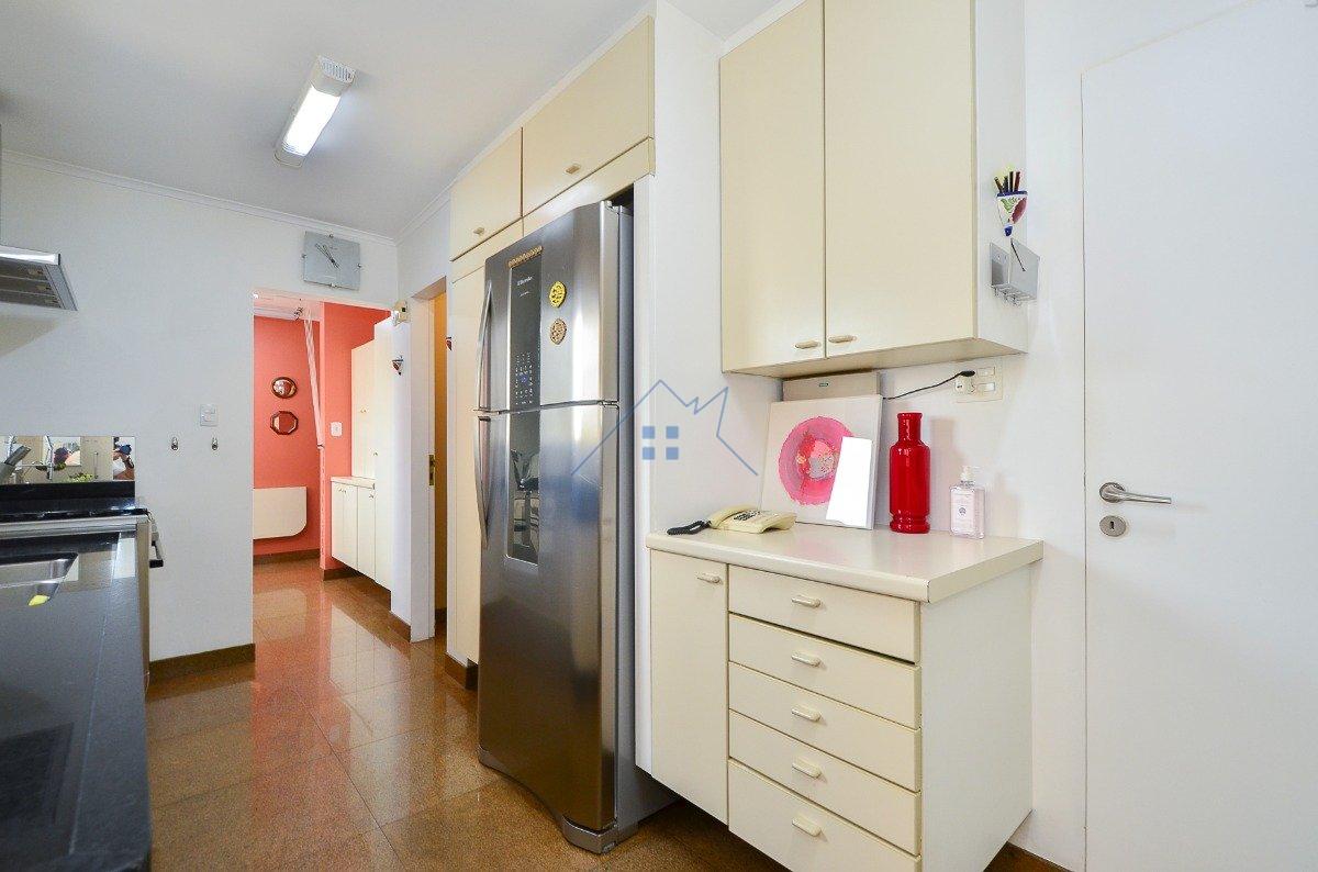 Apartamento no Real Parque 265m² 3 suítes 3 vagas Rua Dom Paulo Pedrosa São Paulo - 