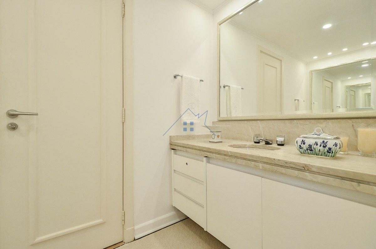 Apartamento no Real Parque 265m² 3 suítes 3 vagas Rua Dom Paulo Pedrosa São Paulo - 