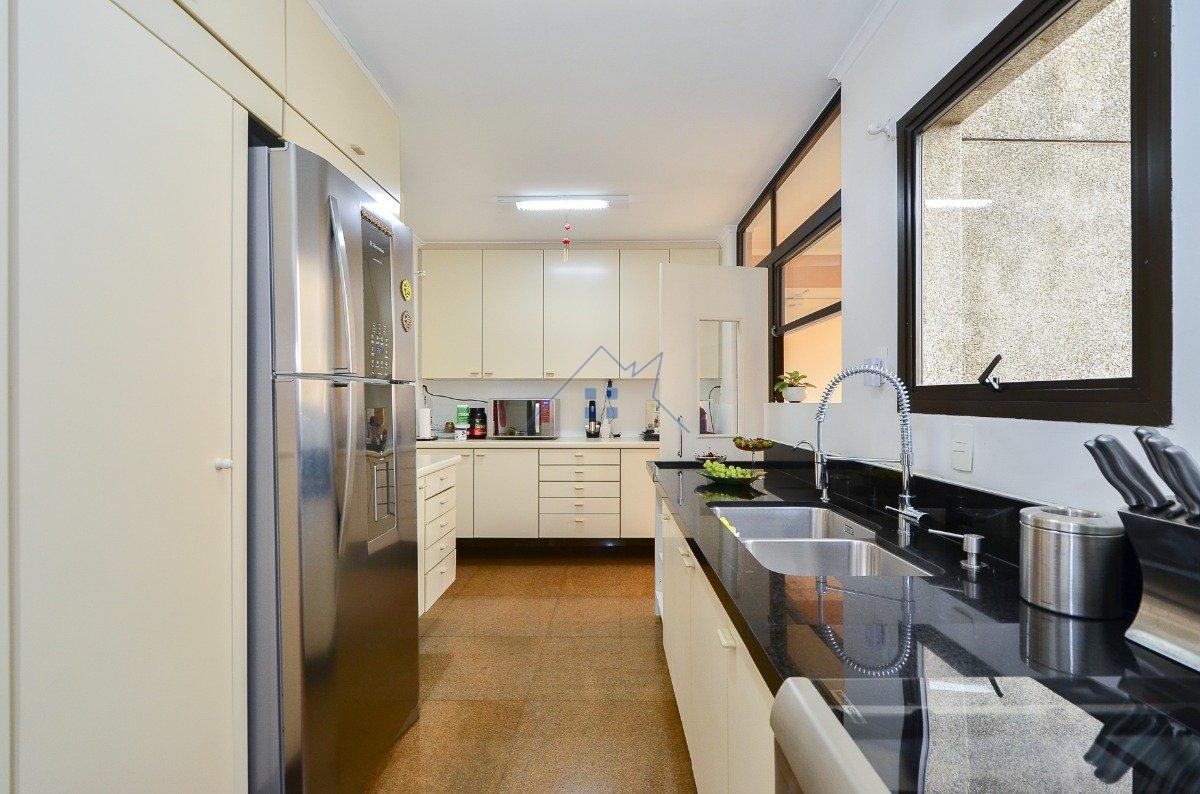Apartamento no Real Parque 265m² 3 suítes 3 vagas Rua Dom Paulo Pedrosa São Paulo - 