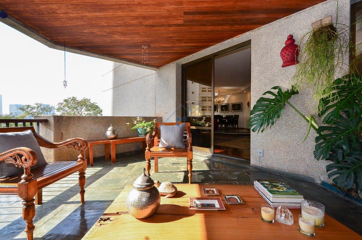 Apartamento no Real Parque 265m² 3 suítes 3 vagas Rua Dom Paulo Pedrosa São Paulo - 