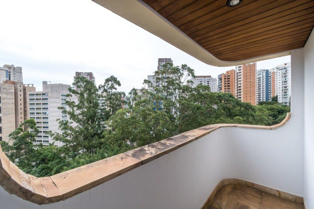 Apartamento no Morumbi 370m² 4 dorm 3 suítes 4 vagas Avenida José Galante São Paulo - 