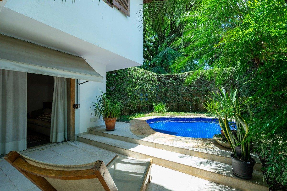 Casa no Morumbi com 370m² 4 dorm 2 suítes 2 vagas Rua Almirante Soares Dutra São Paulo - 