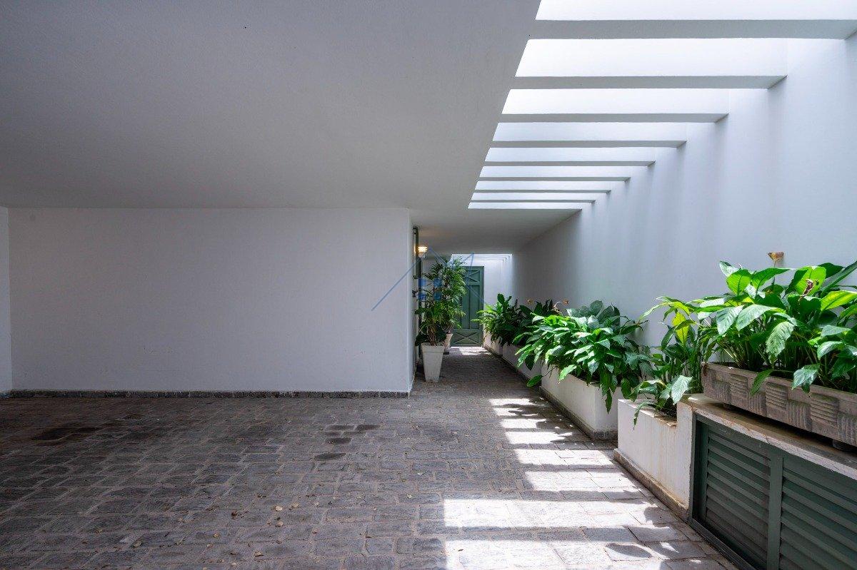 Casa no Morumbi com 370m² 4 dorm 2 suítes 2 vagas Rua Almirante Soares Dutra São Paulo - 